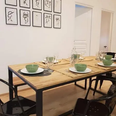 Grand Appartement, 3 Chambres, Centre De