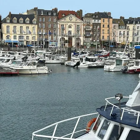 Grand Appartement, 3 Chambres, Centre De *