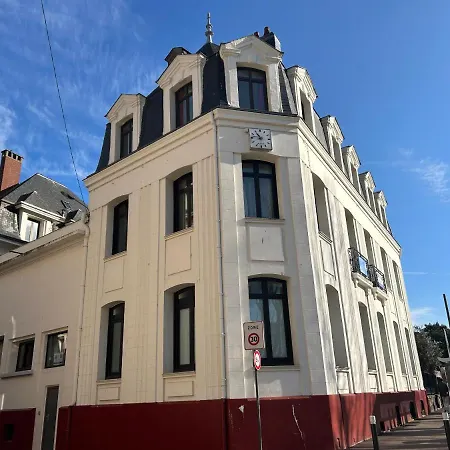 Grand Appartement, 3 Chambres, Centre De *